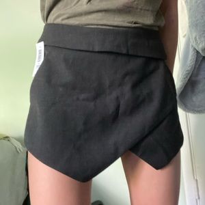 Talula Berklee Skort in Charcoal Size 0